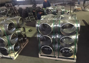 DIN Butt Welded Carbon Steel Tee Steel Pipe Fittings In Plumbing Pipeline System